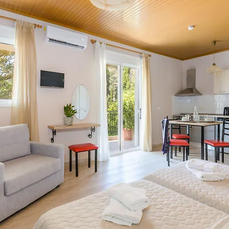 Siora Maria * Argostoli (Kefalonia)